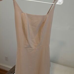 Light beige flowy short dress w tie